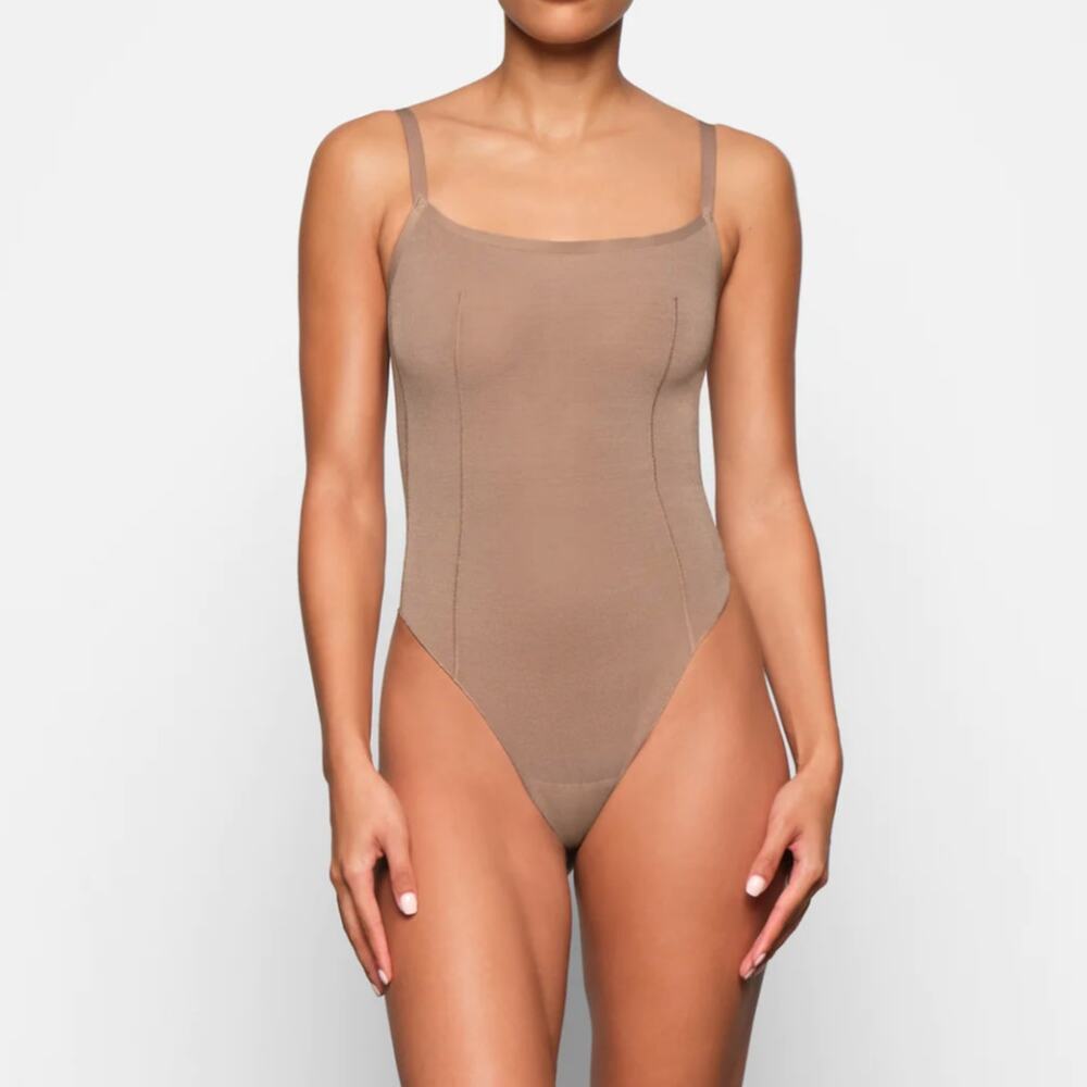 Skims NEW Sheer Sculpt Thong Spaghetti Strap Wide Neck Bodysuit Tan Small